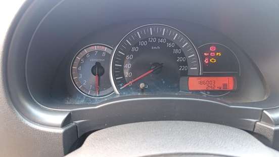 NISSAN-VERSA-2019