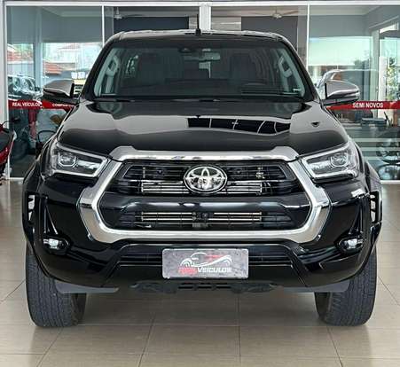 TOYOTA-HILUX-2.8 D-4D TURBO DIESEL CD SRX PLUS 4X4 AUTOMÁTICO TOYOTA-HILUX-2024