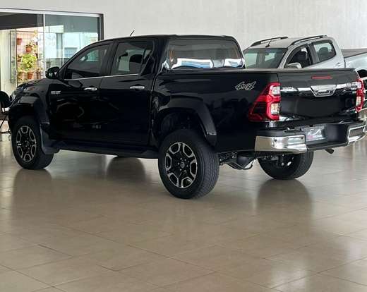 TOYOTA-HILUX-2024