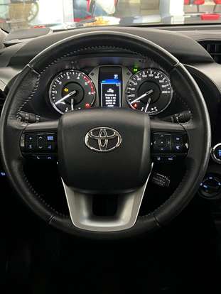 TOYOTA-HILUX-2024