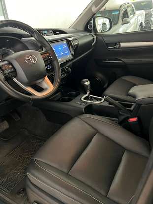 TOYOTA-HILUX-2.8 D-4D TURBO DIESEL CD SRX PLUS 4X4 AUTOMÁTICO TOYOTA-HILUX-2024