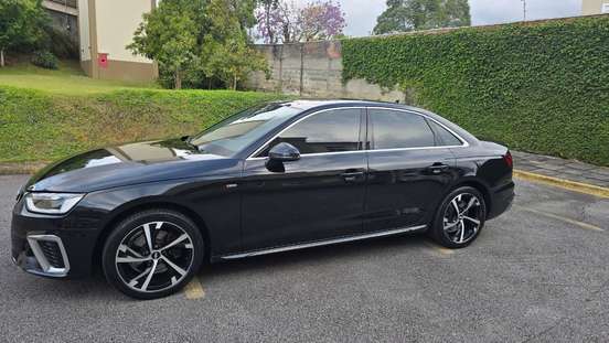 AUDI-A4-2020