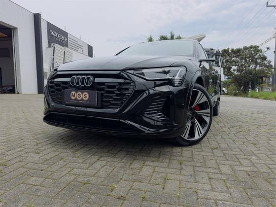 AUDI Q8 E-TRON 55 ELÉTRICO SPORTBACK PERFORMANCE BLACK QUATTRO