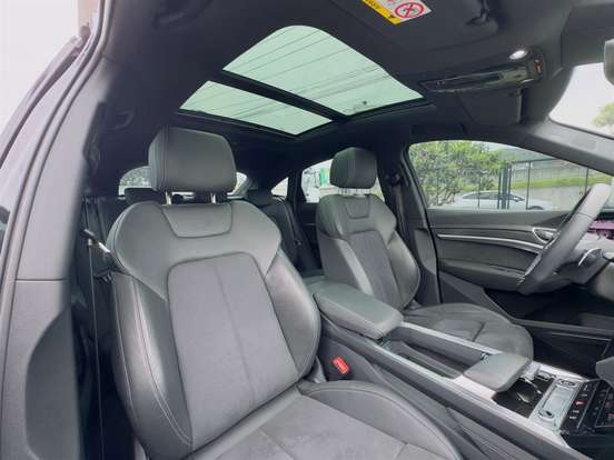 AUDI-Q8 E-TRON-2023