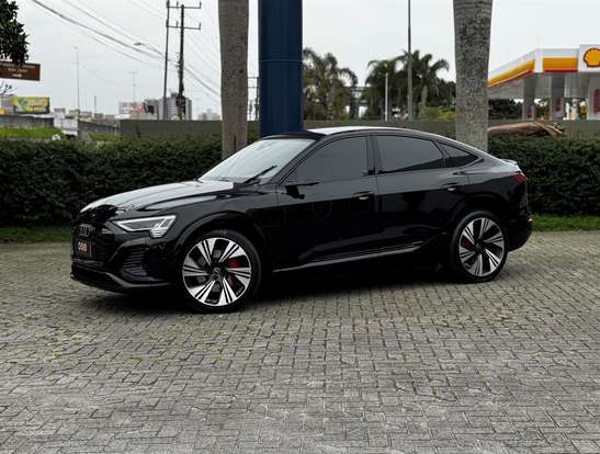 AUDI-Q8 E-TRON-2023