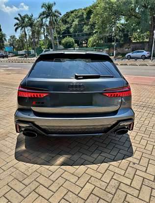 AUDI-RS6-2020