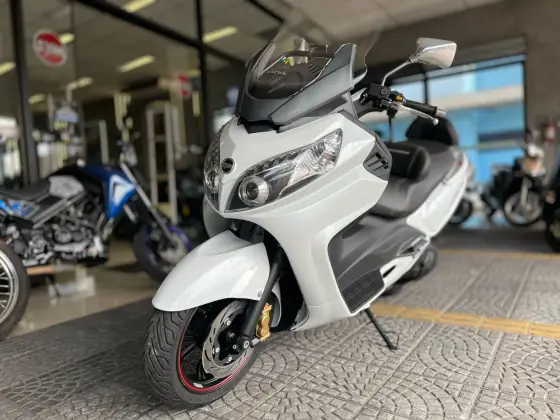 DAFRA MAXSYM 400i 