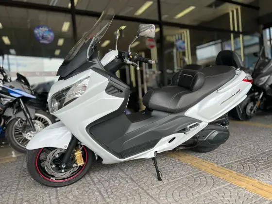 DAFRA MAXSYM 400i 