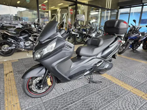 DAFRA MAXSYM 400i 