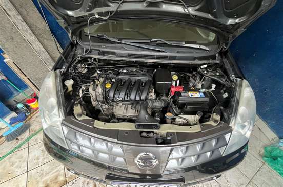 NISSAN-LIVINA-2011