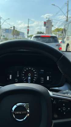 VOLVO-XC60-2018
