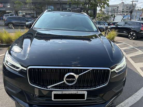 VOLVO-XC60-2018
