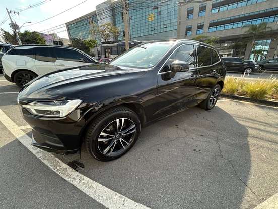 VOLVO-XC60-2018