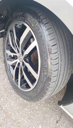 VOLKSWAGEN-GOLF-2015