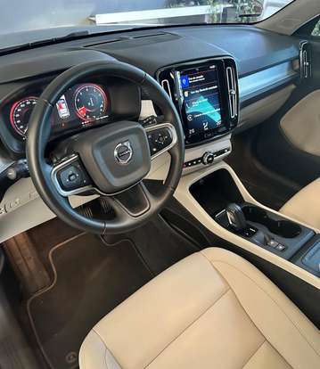 VOLVO-XC40-2.0 T4 GASOLINA MOMENTUM GEARTRONIC VOLVO-XC40-2020