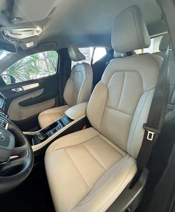 VOLVO-XC40-2.0 T4 GASOLINA MOMENTUM GEARTRONIC VOLVO-XC40-2020