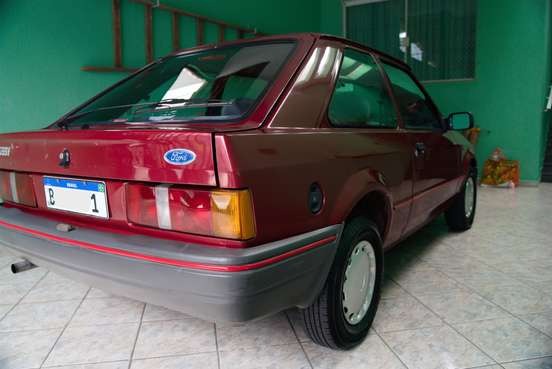 FORD-ESCORT-1995