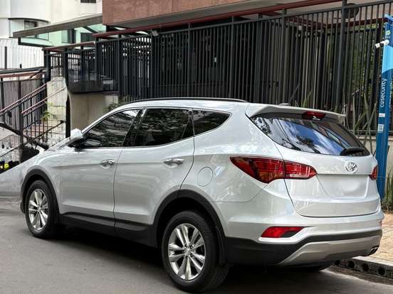 HYUNDAI-SANTA FÉ-3.3 MPFI 4X4 7 LUGARES V6 270CV GASOLINA 4P AUTOMÁTICO HYUNDAI-SANTA FÉ-2017