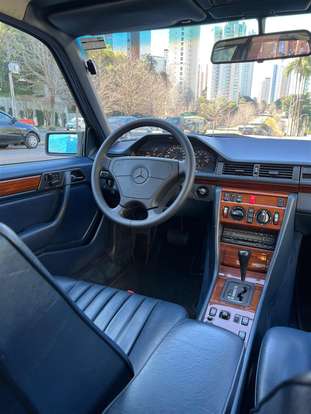 MERCEDES-BENZ-320 E-1992
