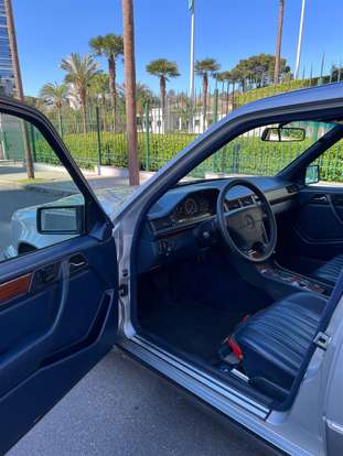 MERCEDES-BENZ-320 E-1992