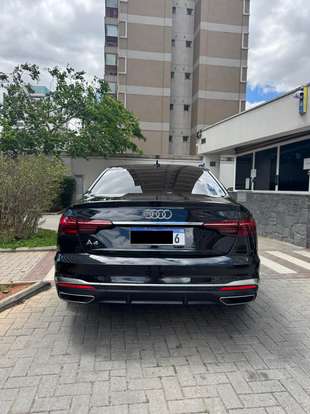 AUDI-A4-2021
