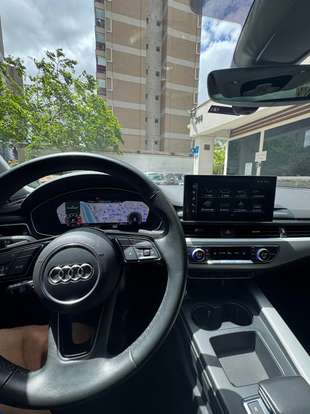 AUDI-A4-2021