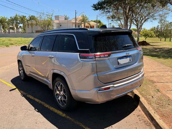 JEEP-COMMANDER-2022