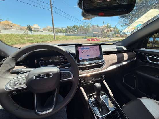 JEEP-COMMANDER-2022