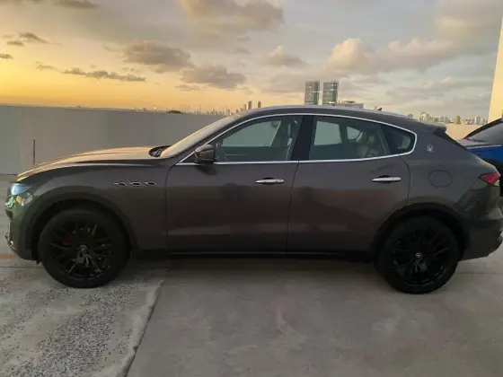 MASERATI LEVANTE 3.0 V6 TURBO GASOLINA Q4 AUTOMÁTICO