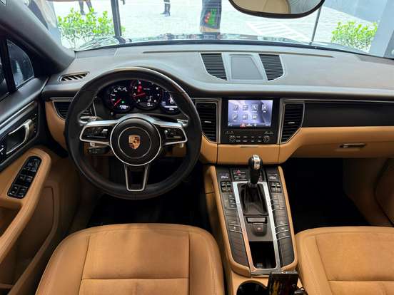 PORSCHE-MACAN-2018