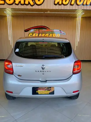 RENAULT SANDERO 1.0 AUTHENTIQUE 16V FLEX 4P MANUAL
