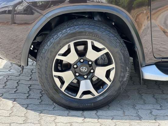 TOYOTA-HILUX SW4-2.8 SRX DIAMOND 4X4 7 LUGARES 16V TURBO INTERCOOLER DIESEL 4P AUTOMÁTICO TOYOTA-HILUX SW4-2019