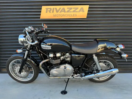 TRIUMPH THRUXTON 