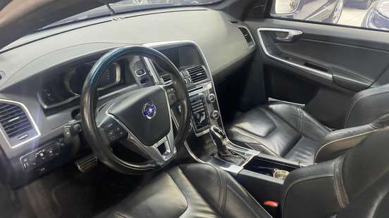 VOLVO-XC60-2014