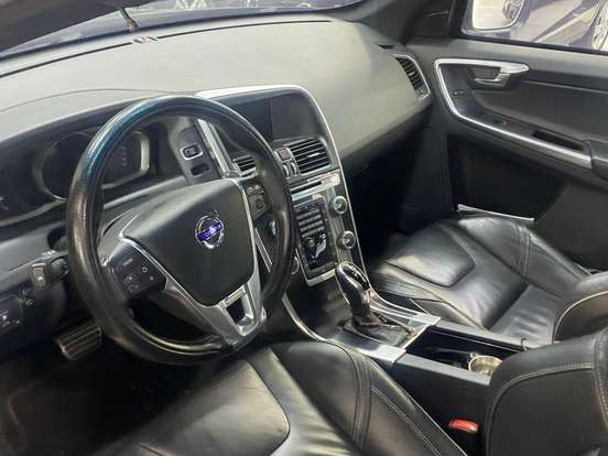 VOLVO-XC60-2.0 T5 R DESIGN TURBO GASOLINA 4P AUTOMÁTICO VOLVO-XC60-2014