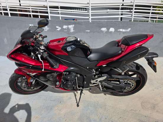 YAMAHA-YZF R1-2011