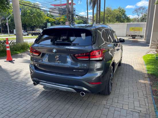 BMW-X1-2.0 16V TURBO ACTIVEFLEX SDRIVE20I X-LINE PLUS 4P AUTOMÁTICO BMW-X1-2022