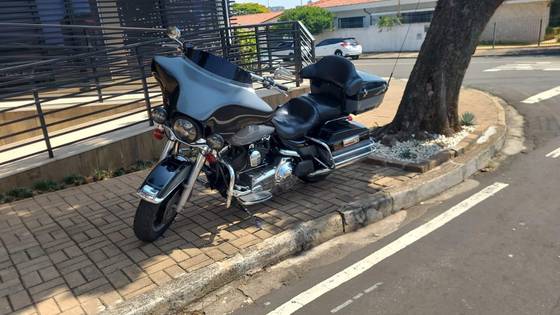 HARLEY-DAVIDSON ELECTRA GLIDE CLASSIC 
