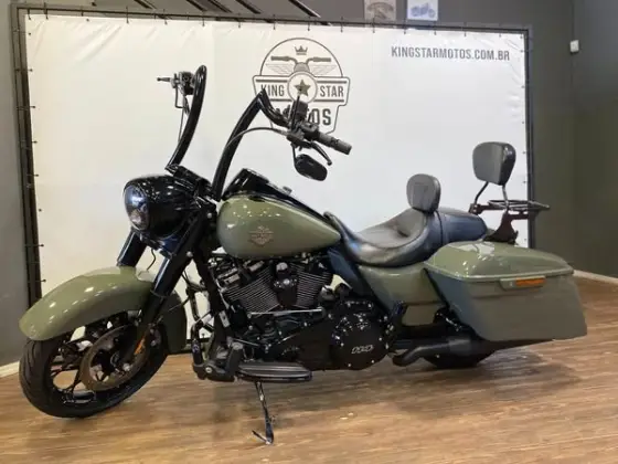 HARLEY-DAVIDSON ROAD KING SPECIAL 