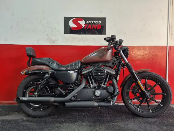 HARLEY-DAVIDSON SPORTSTER IRON 883 