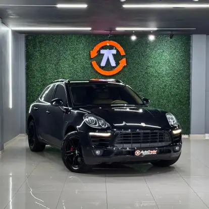 PORSCHE-MACAN-2016