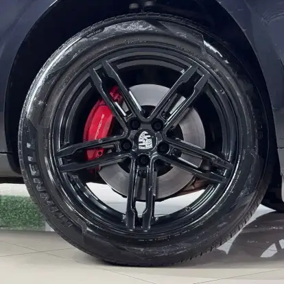 PORSCHE-MACAN-2016