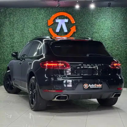 PORSCHE-MACAN-2016