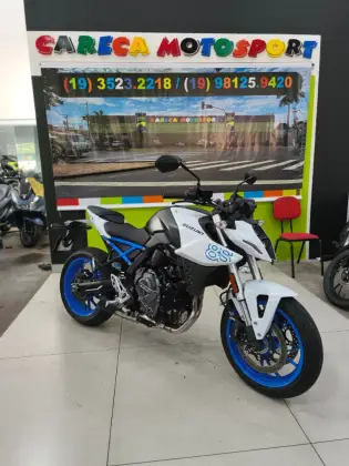 SUZUKI GSX-8S 