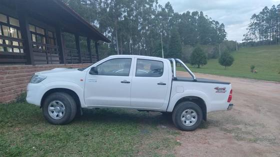 Imagem de TOYOTA HILUX 3.0 SR 4X4 CD 16V TURBO INTERCOOLER DIESEL 4P MANUAL