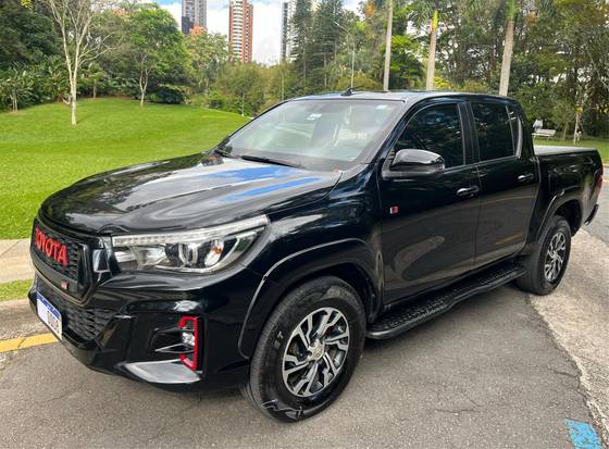 TOYOTA HILUX 4.0 V6 GR SPORT 4X4 CD GASOLINA AUTOMÁTICO