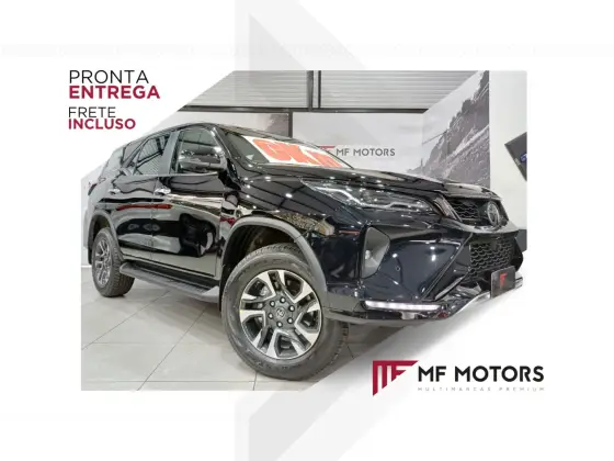 TOYOTA HILUX SW4 2.8 D-4D TURBO DIESEL SRX PLATINUM 7L 4X4 AUTOMÁTICO