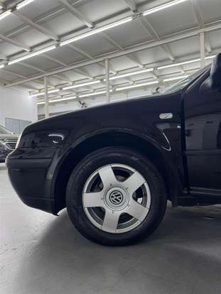 VOLKSWAGEN-GOLF-2001