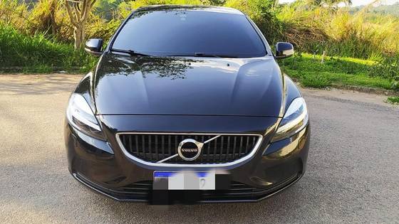 VOLVO V40 2.0 T4 MOMENTUM GASOLINA 4P AUTOMÁTICO