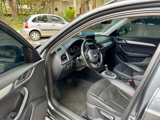 AUDI-Q3-2015